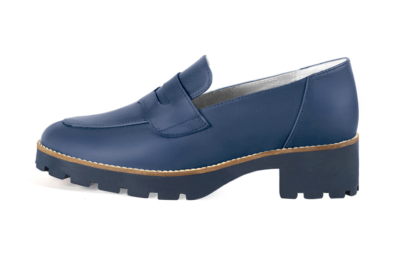 Denim blue women's casual loafers. Round toe. Low rubber soles. Profile view - Florence KOOIJMAN